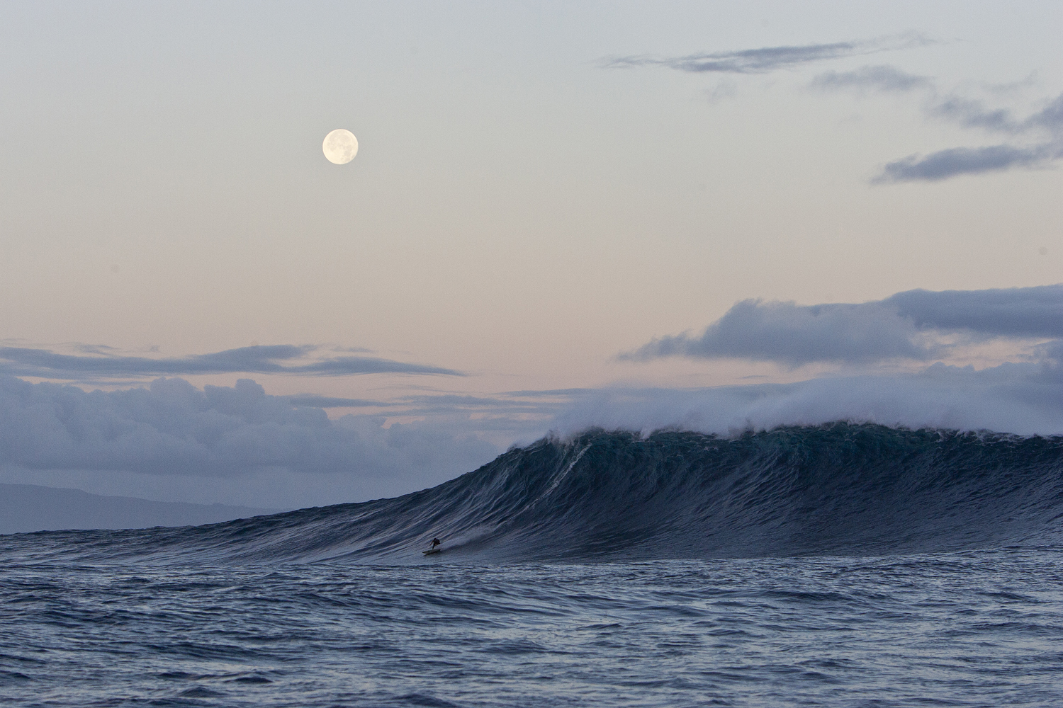 Jaws, Maui full moon and sunrise